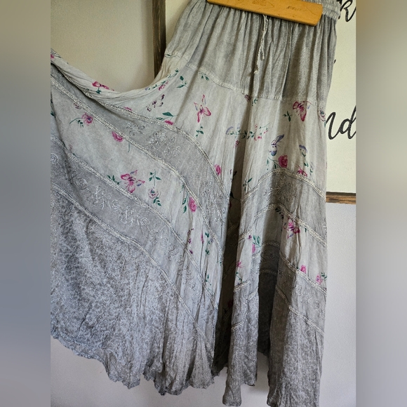 Cottage Core Renaissance Skirt - Picture 4 of 8